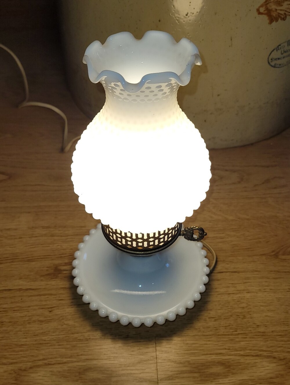Vintage Fenton Lamp - Picture 10 of 10